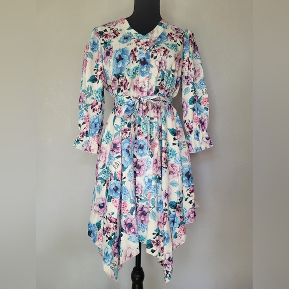 Vrkufie | Blue & White Floral V-Neck Handkerchief Dress by zulily - Picture 7 of 8